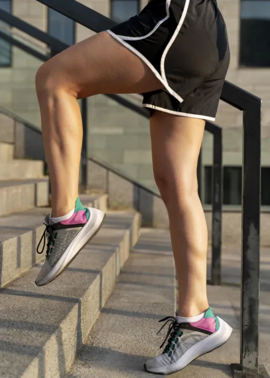Quadriceps : un rôle essentiel dans la stabilité du genou et le maintien de la rotule à Ravilloles, Moirans-en-Montagne, Laura Codjo